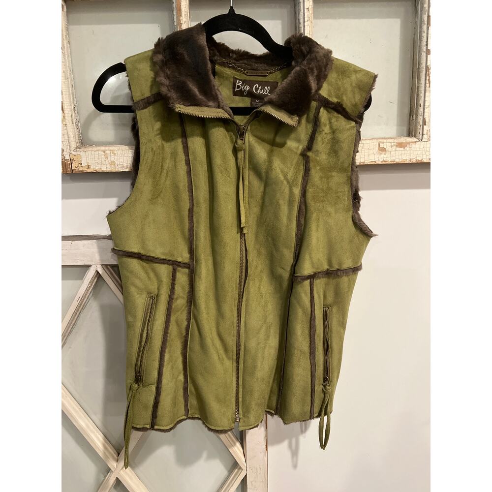 Big Chill size medium women’s faux fur vest fleece lined
